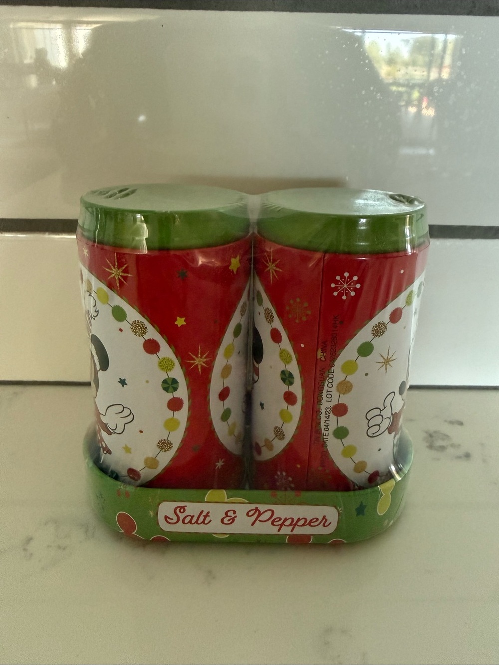 Brand New Disney Mickey & Minnie Christmas Shaker Set